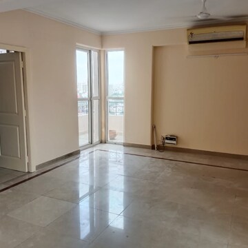 Room in 4 BHK Apartment at Orchid Petals, Sector 49 – for Rent