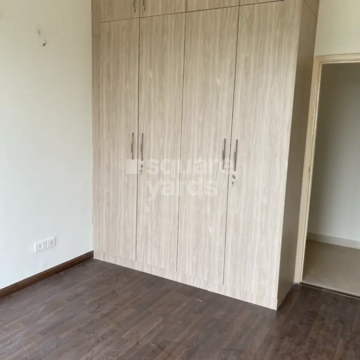 Room in 4 BHK Apartment at BPTP Astaire Gardens, Sector 70a – for Rent