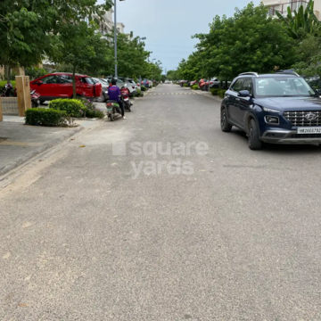 Parking in 4 BHK Apartment at BPTP Astaire Gardens, Sector 70a – for Rent