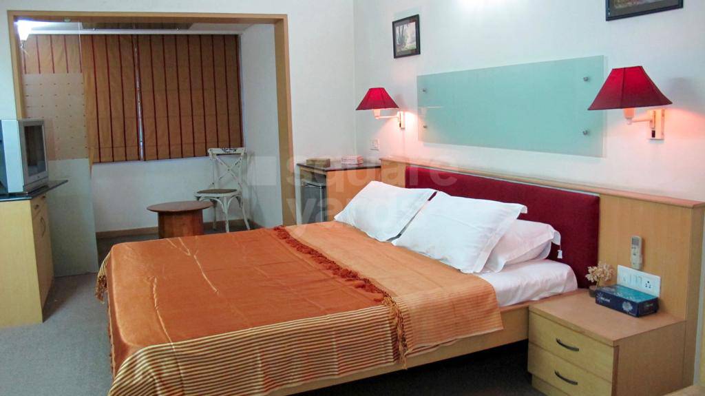 Resale 3 Bedroom 2000 Sq.Ft. Apartment in Saibaba Green Residency