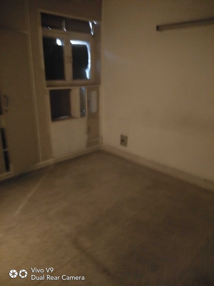 Room, rohini sector 9 3 Bedroom 1100 Sq.Ft. Builder Floor In Rohini Sector 9 Delhi 4447499