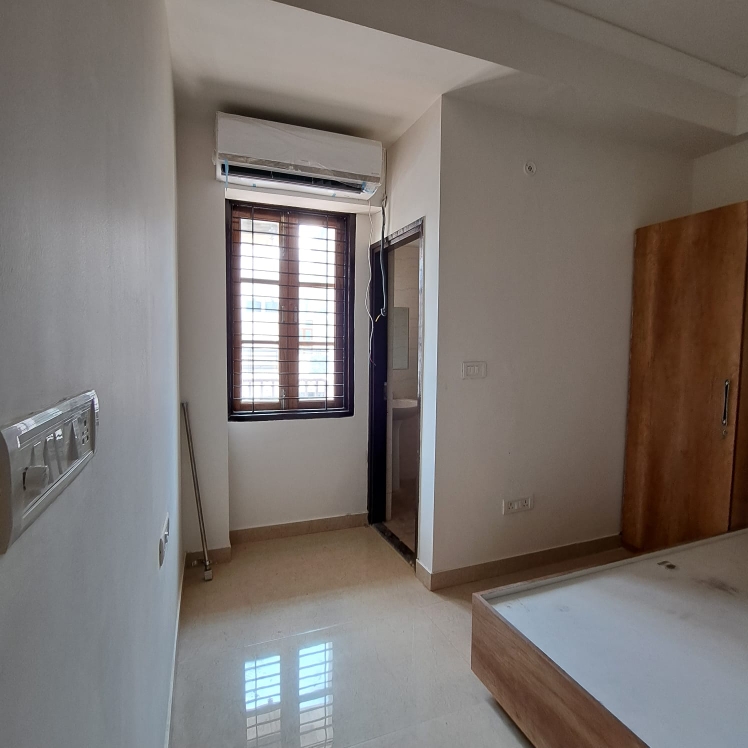 Rental 3.5 Bedroom 1550 Sq.Ft. Apartment in Rohtas Pashupati Apartments
