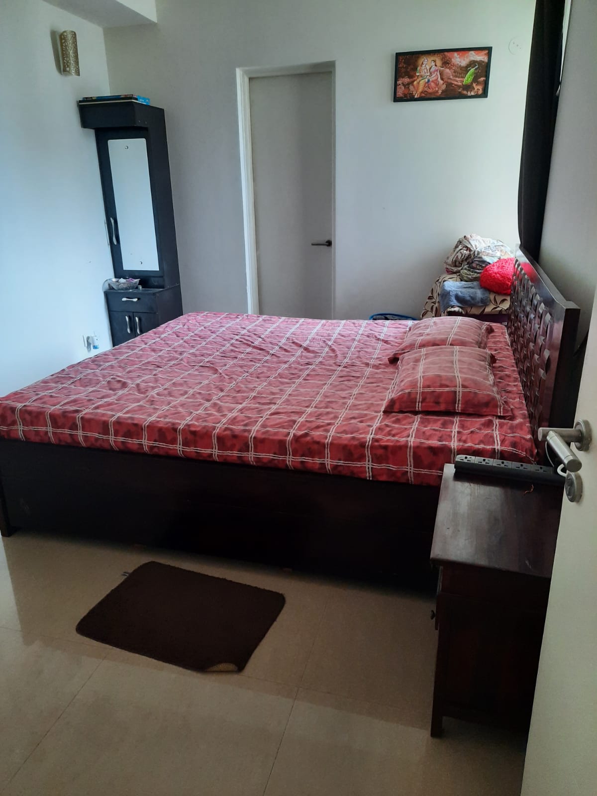 Rental 3.5 Bedroom 1000 Sq.Ft. Apartment in Emaar Emerald Estate, Sector 65 Gurgaon 4538035