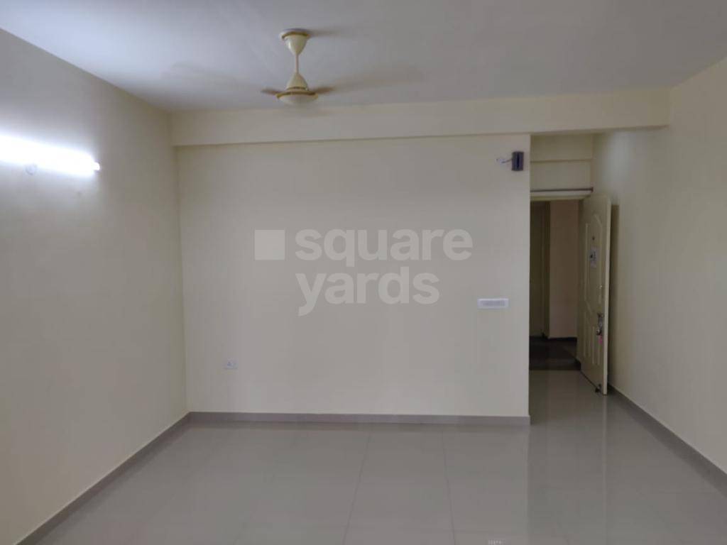 Resale 2 Bedroom 580 Sq.Ft. Apartment in Pyramid Urban Homes 3, Sector