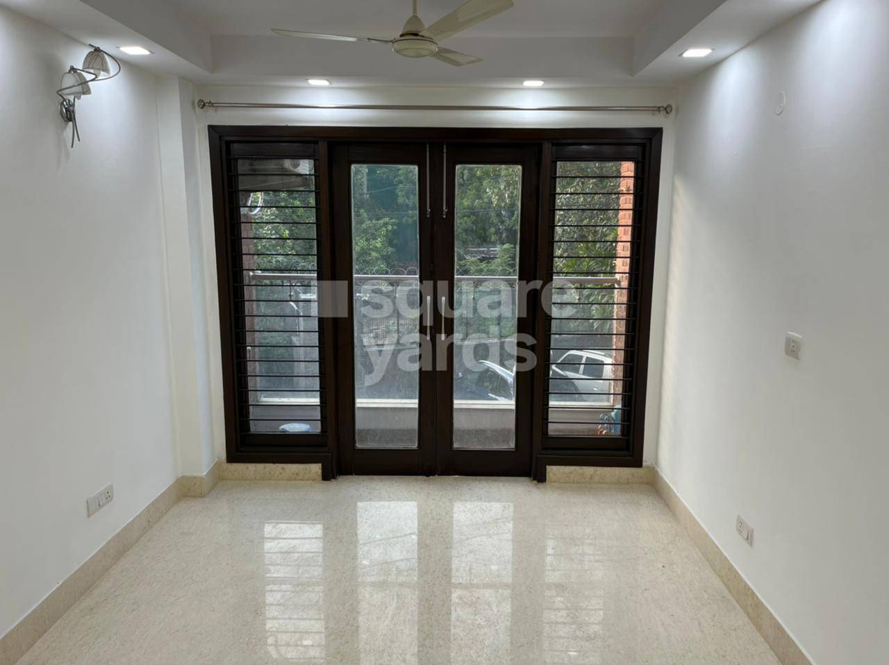 Rental Commercial Office Space 1600 Sq.Ft. in Shivalik Apartments