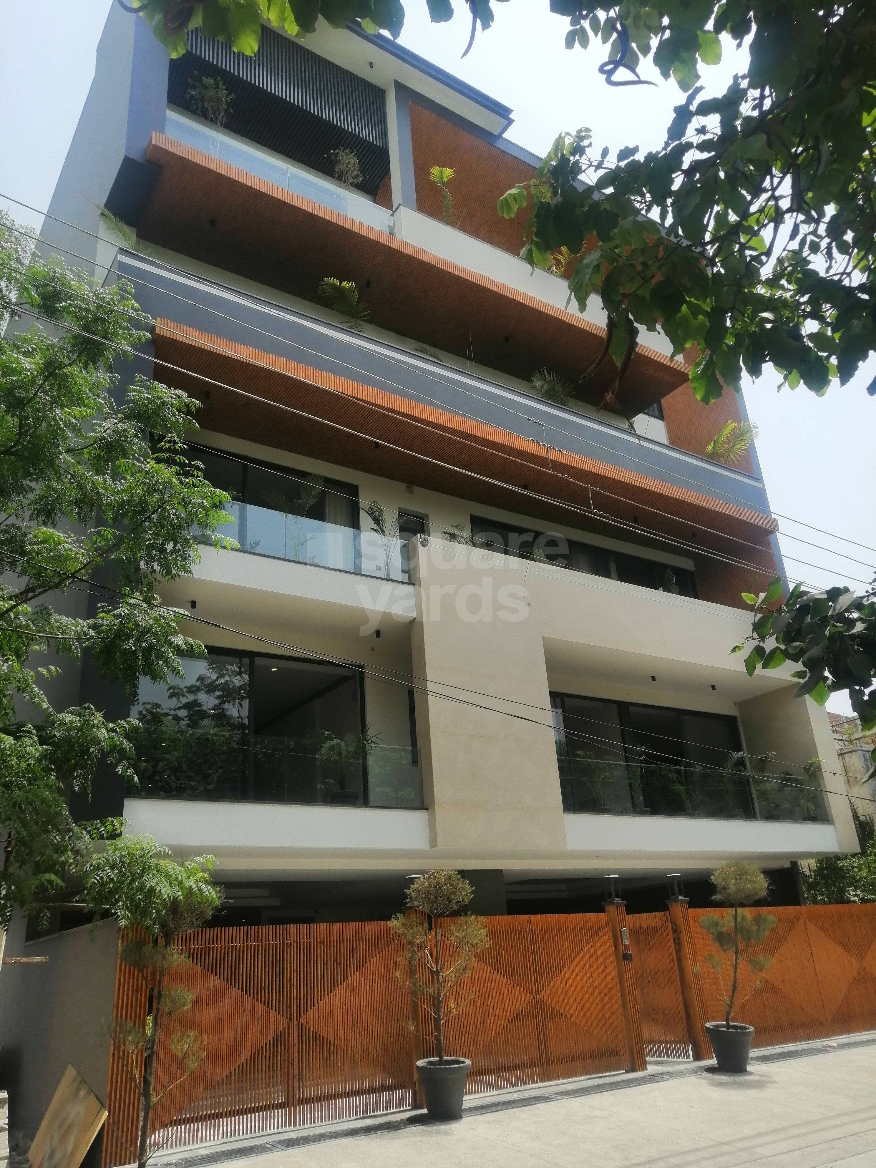Resale 3 Bedroom 2200 Sq.Ft. Builder Floor in Unitech Greenwood City
