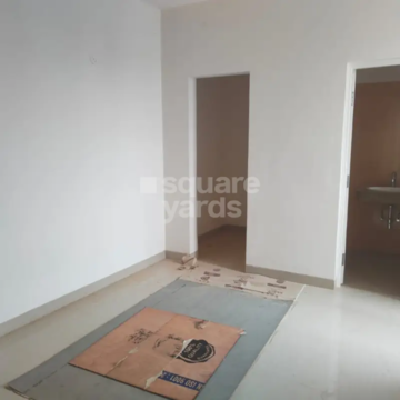 Bedroom in 2 BHK Apartment at Emaar Emerald Estate, Sector 65 – for Rent
