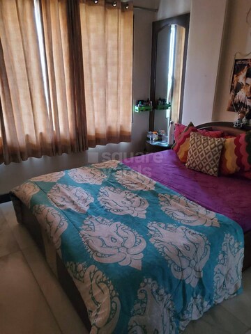 Bedroom in 3 BHK Apartment at Andheri West – for Rent