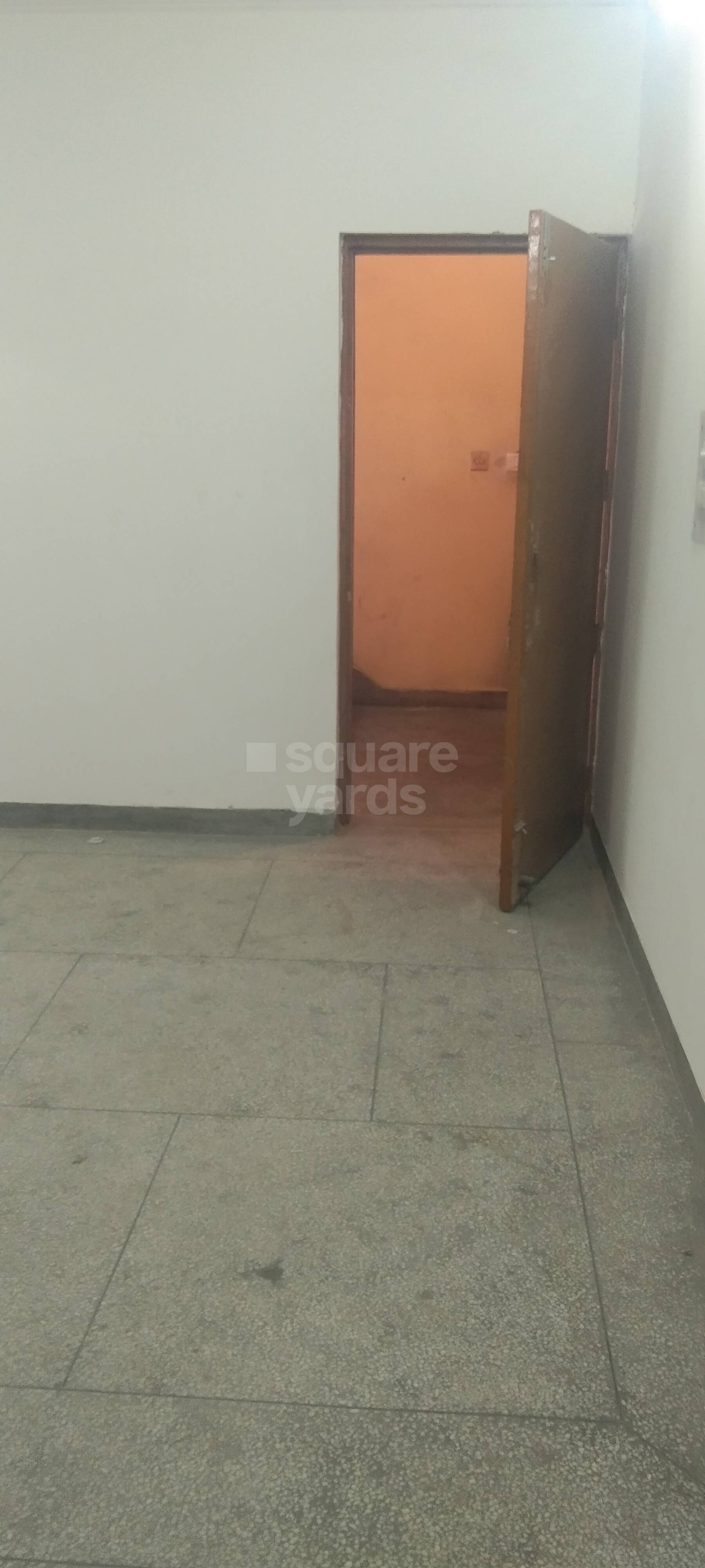 Rental 3 Bedroom 1200 Sq.Ft. Apartment in Sarita Vihar BlockE RWA