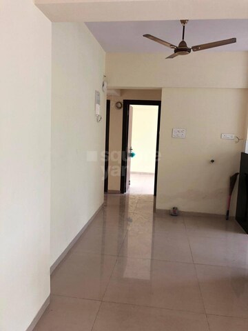Room in 3 BHK Apartment at Thakur Kedarnath Tower, Versova – for Rent