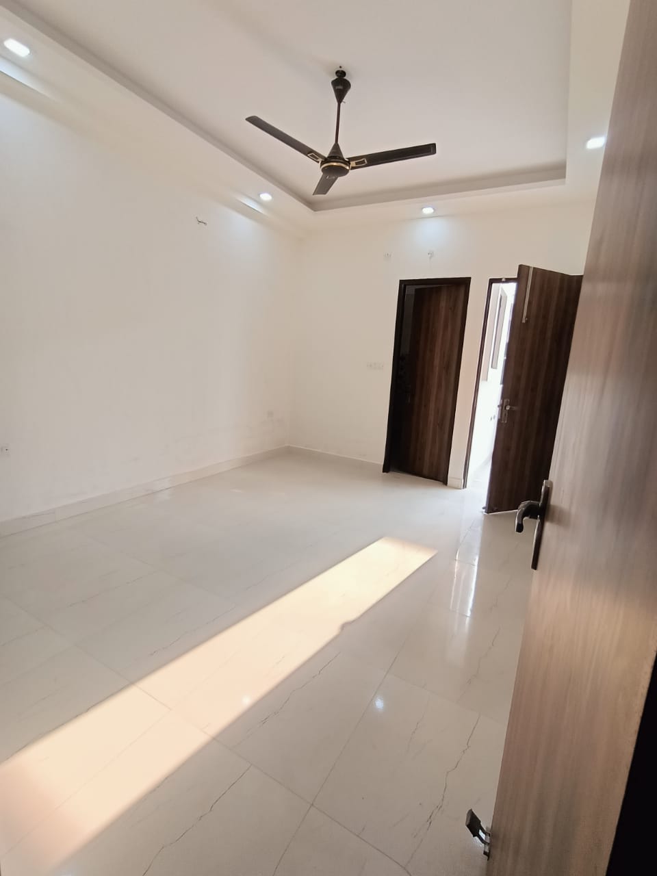 Resale 4 Bedroom 1695 Sq.Ft. Apartment in Sikka Kaamya Greens, Noida