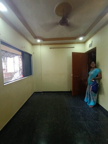 Room in 1 BHK Apartment at Seawoods – for Rent