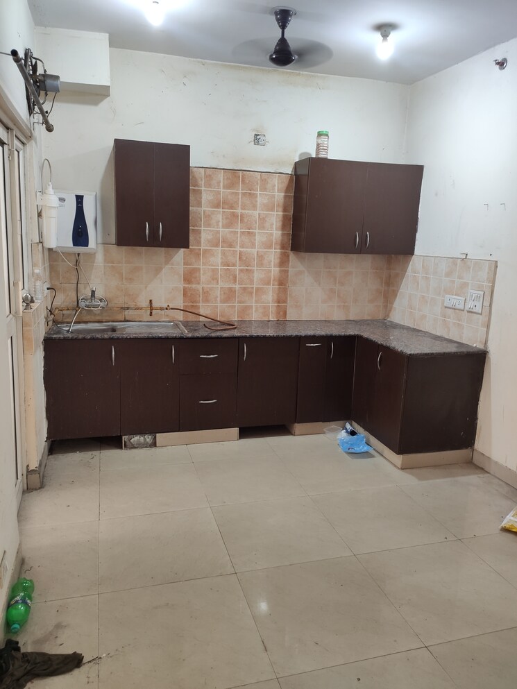 Kitchen, gardenia-golf-city 3 Bedroom 1350 Sq.Ft. Builder Floor In Sector 75 Noida 4225689