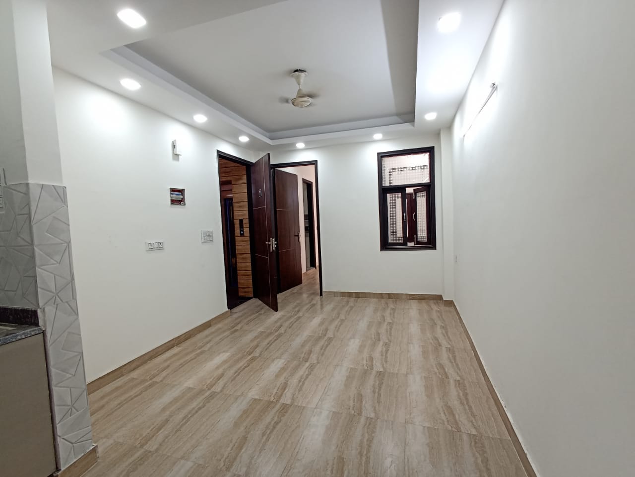 Rental 2 Bedroom 1000 Sq.Ft. Apartment in RWA DDA Flats Munirika, Munirka Delhi 4530716