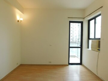 Room in 3 BHK Apartment at Unitech Uniworld Gardens, Sector 47 – for Rent