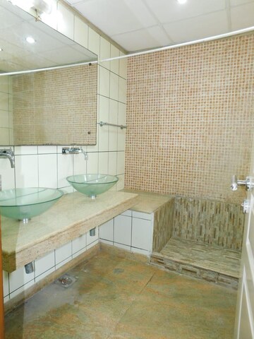 Attached Bathroom in 3 BHK Apartment at Unitech Uniworld Gardens, Sector 47 – for Rent