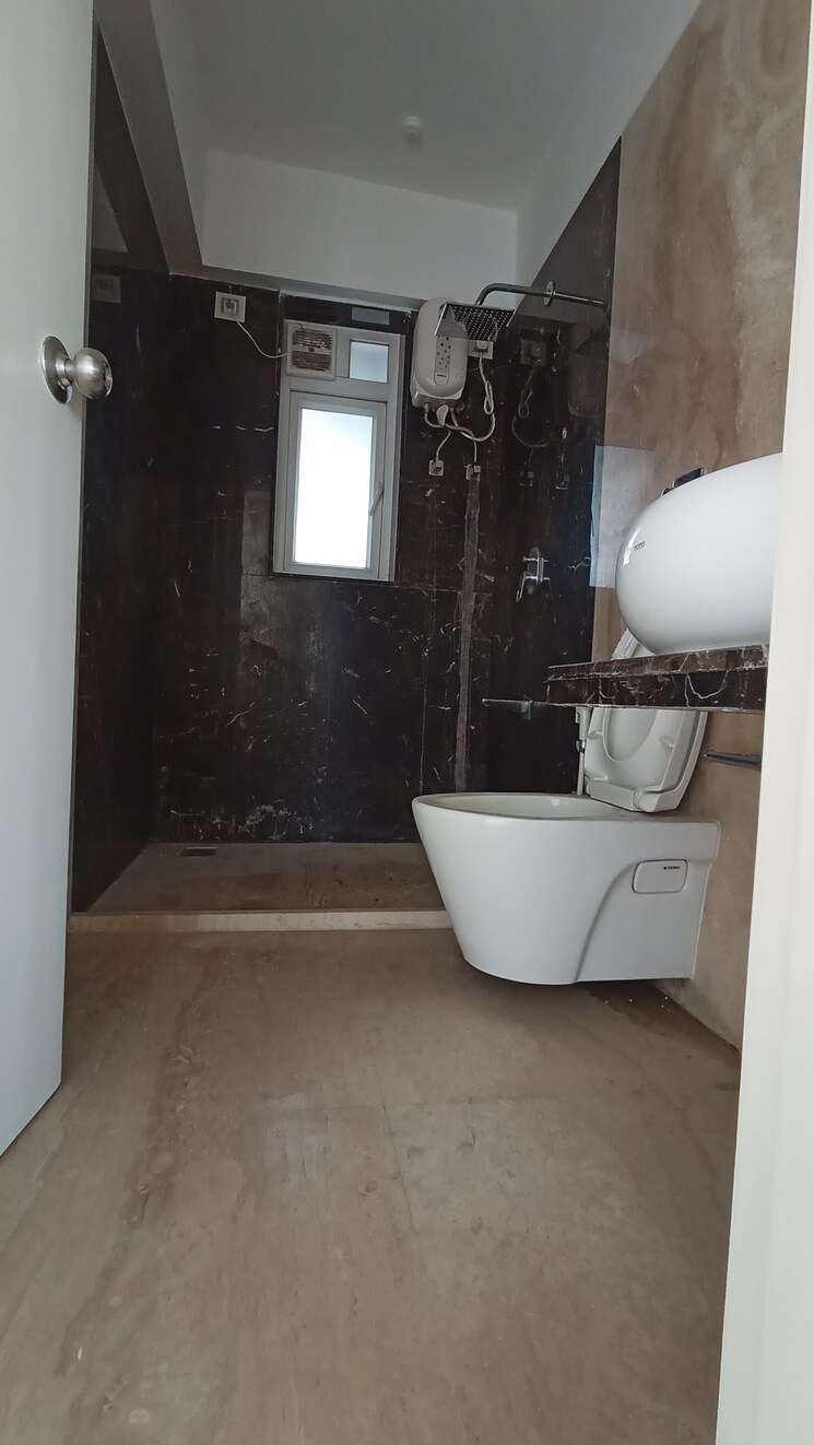 Bathroom, sabari-ashville 3 Bedroom 2200 Sq.Ft. Apartment In Chembur Mumbai 4507557