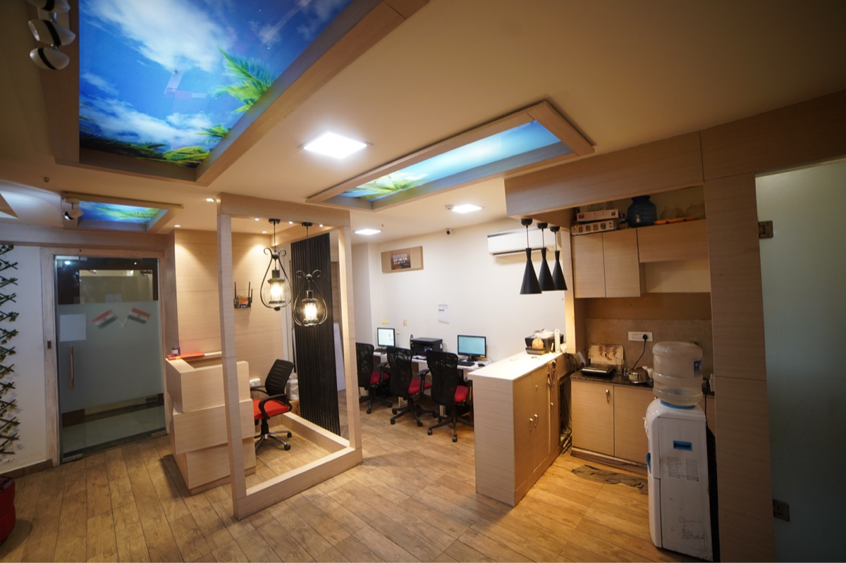 Rental Commercial Office Space 350 Sq.Ft. in Pearls Omaxe Tower, Netaji