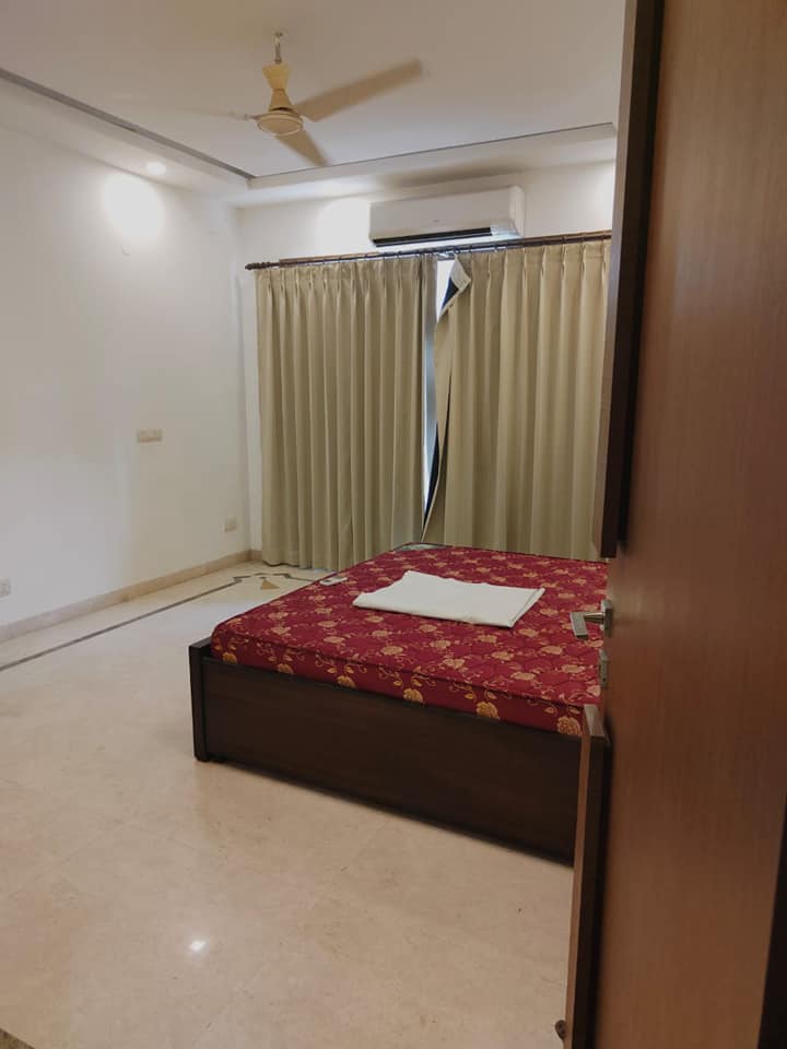 Resale 3 Bedroom 980 Sq.Ft. Builder Floor in Manokamna Apartments