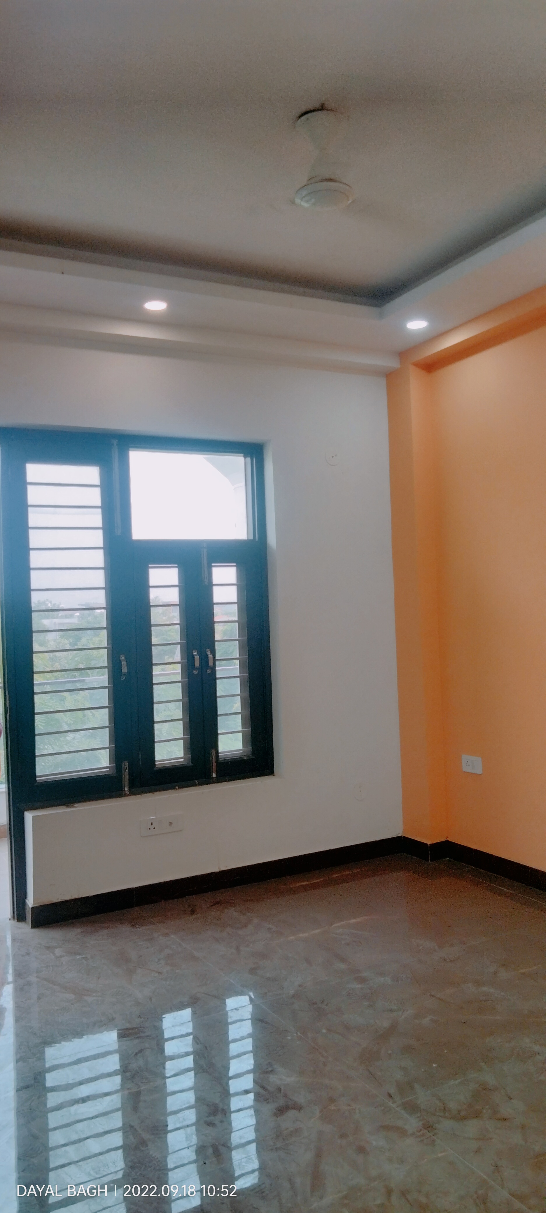 Resale 3 Bedroom 2107 Sq.Ft. Apartment in Eros Cliffton Apartments