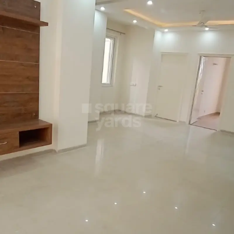 3 BHK + Servant Room Apartment For Rent in Emaar Palm Hills