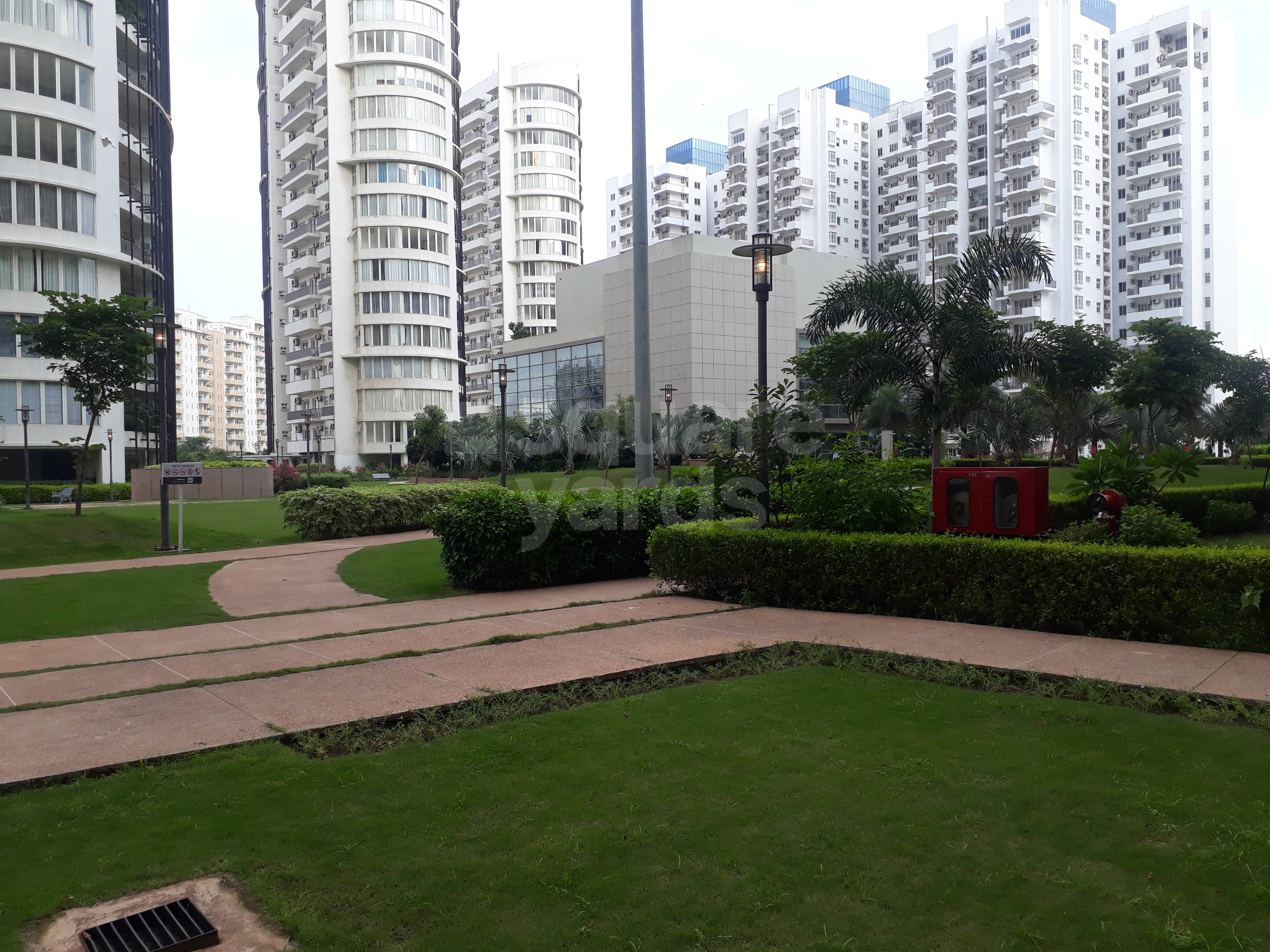 Rental 3.5 Bedroom 1950 Sq.Ft. Apartment in Emaar The Palm DriveThe