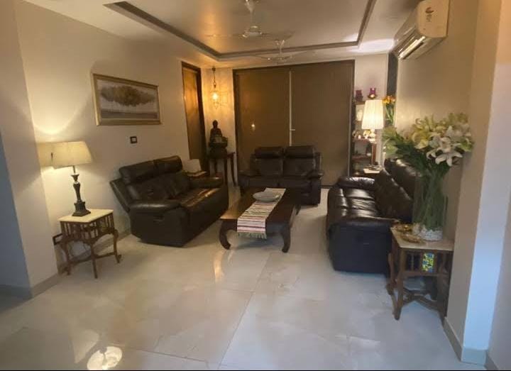 Resale 4 Bedroom 273 Sq.Yd. Villa in Nirvana Country Birch Court