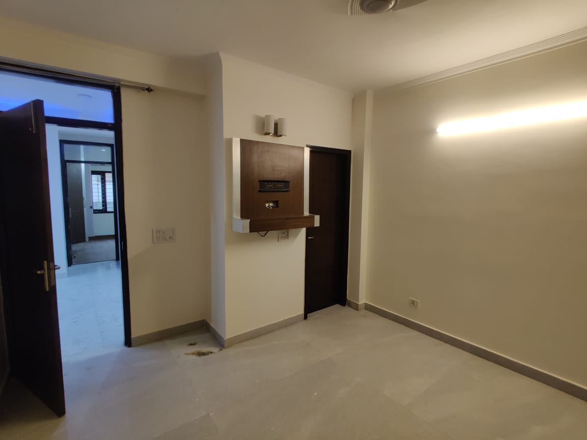 Resale 2 Bedroom 750 Sq.Ft. Builder Floor in RWA Khirki Extension Block