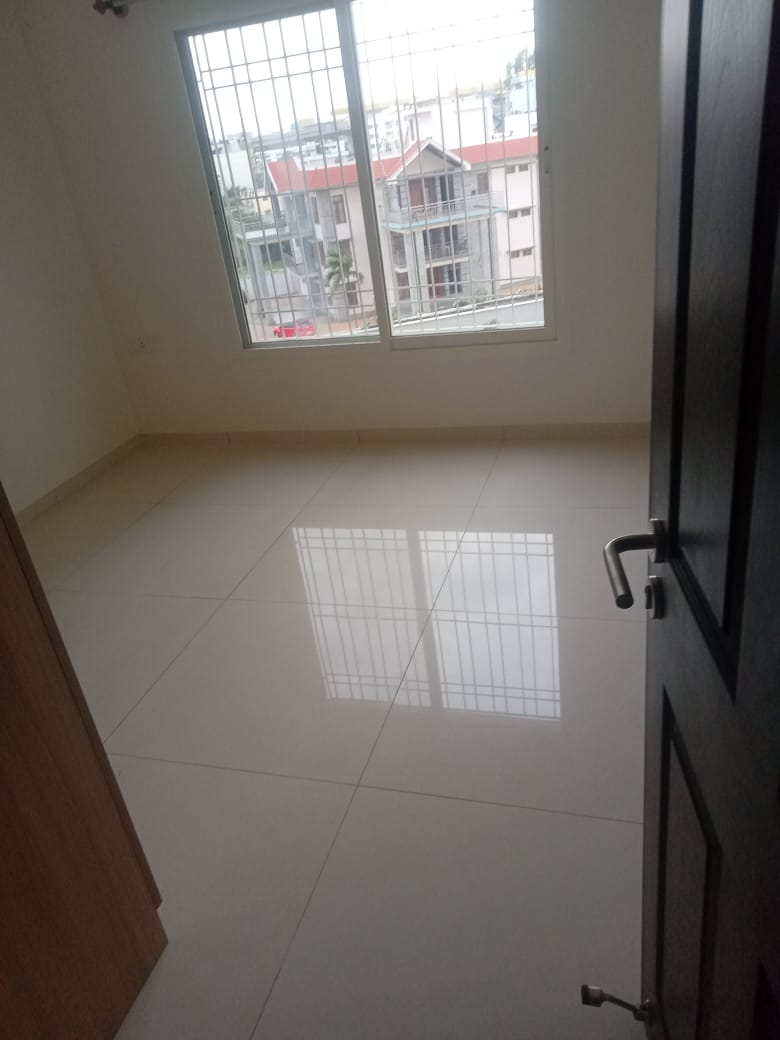 Rental 3 Bedroom 2233 Sq.Ft. Apartment in Hiranandani Hill Crest, Bannerghatta Road Bangalore