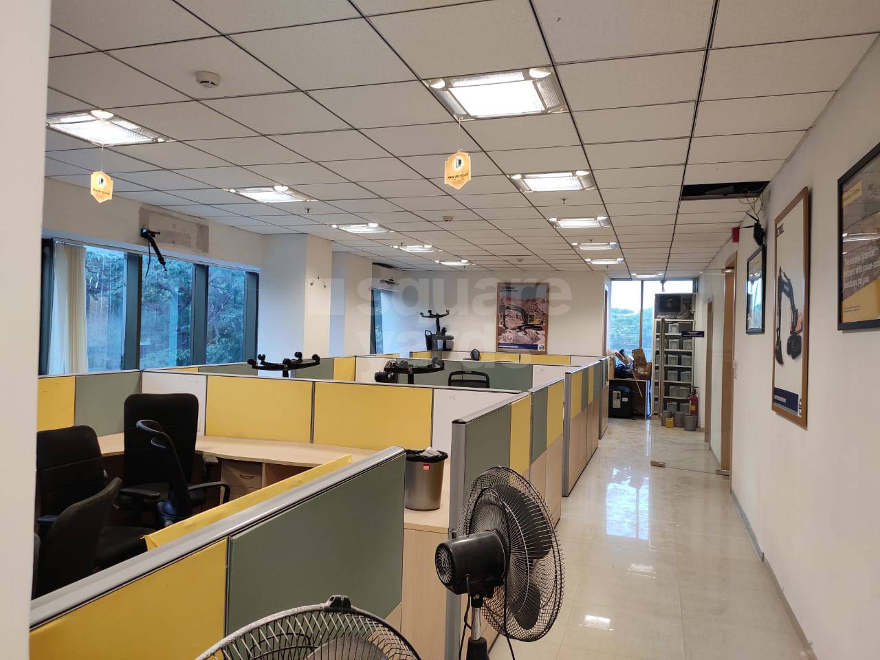 Rental Commercial Office Space 850 Sq.Ft. in Squarefeet Centrum