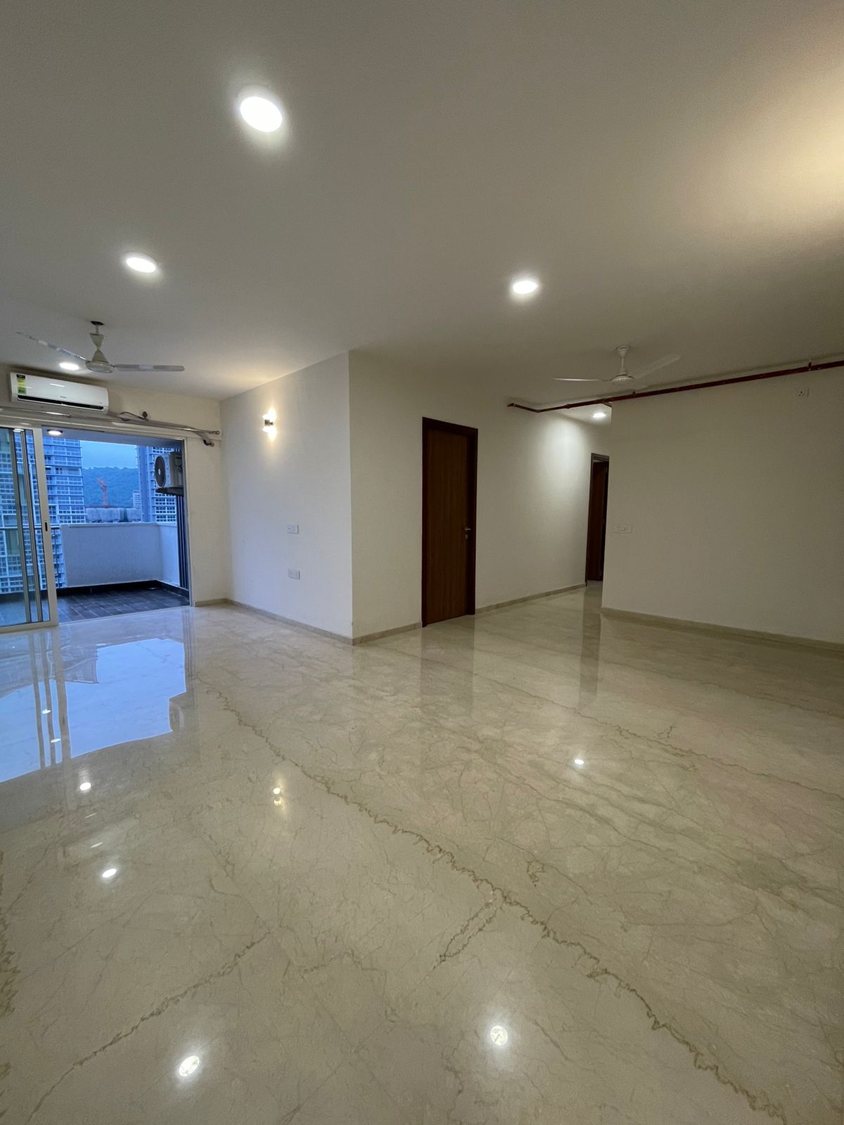 Rental 3 Bedroom 1209 Sq.ft. Apartment In Narang And The Wadhwa 