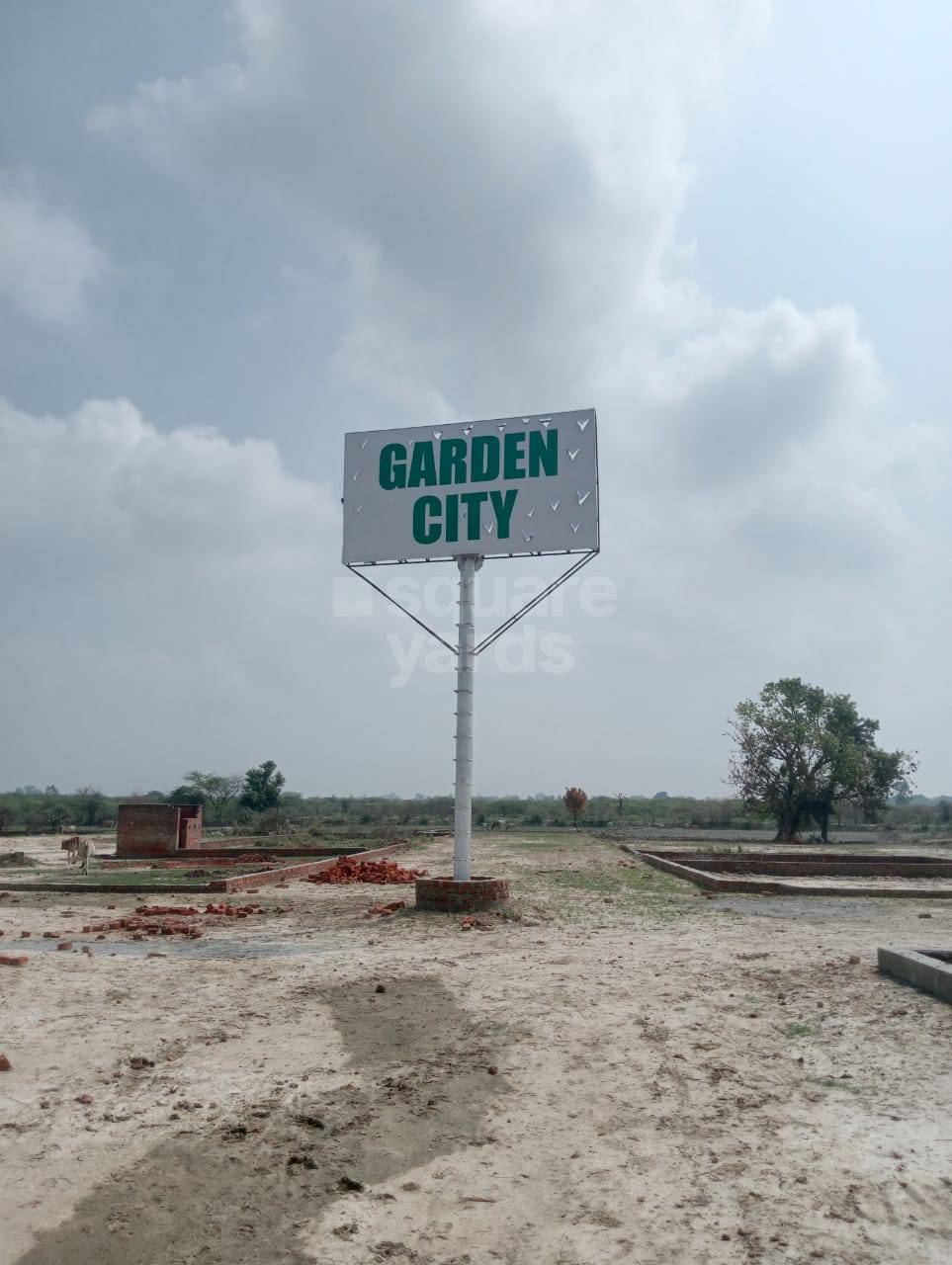 Resale 4 Bedroom 1100 Sq.Ft. Independent House in Raebareli Road