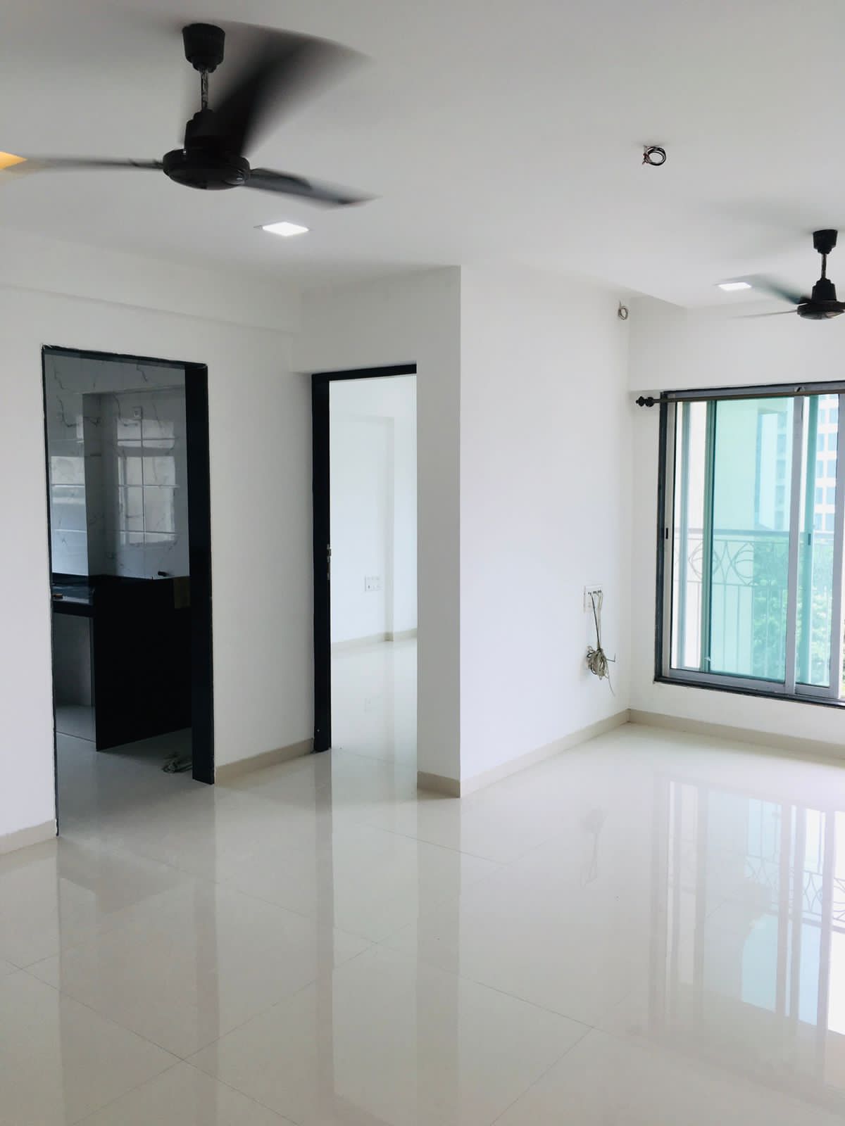 Resale 3 Bedroom 1144 Sq.Ft. Apartment in Rustomjee Seasons, Bandra