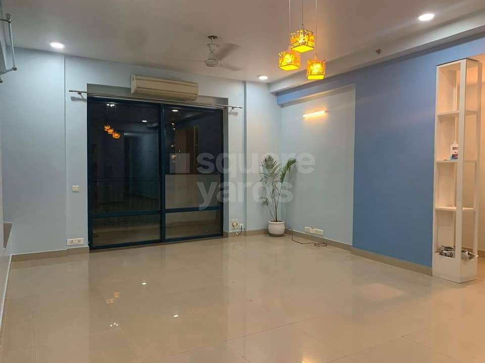 Rental 3.5 Bedroom 2097 Sq.Ft. Apartment in Unitech Escape, Sector 50