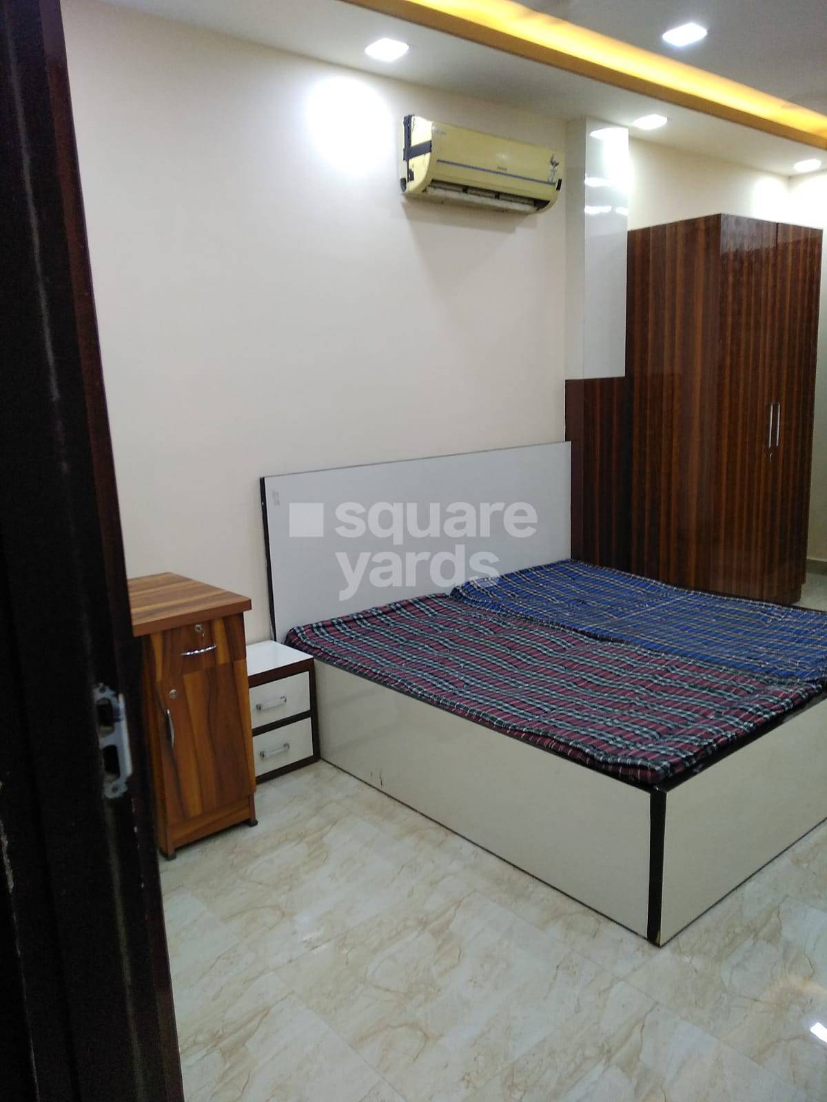 Rental Studio 345 Sq.Yd. Builder Floor in RWA Block B Dayanand Colony