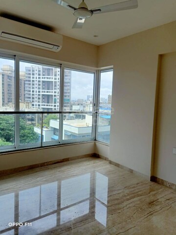 Bedroom in 4 BHK Apartment at Andheri West – for Sale
