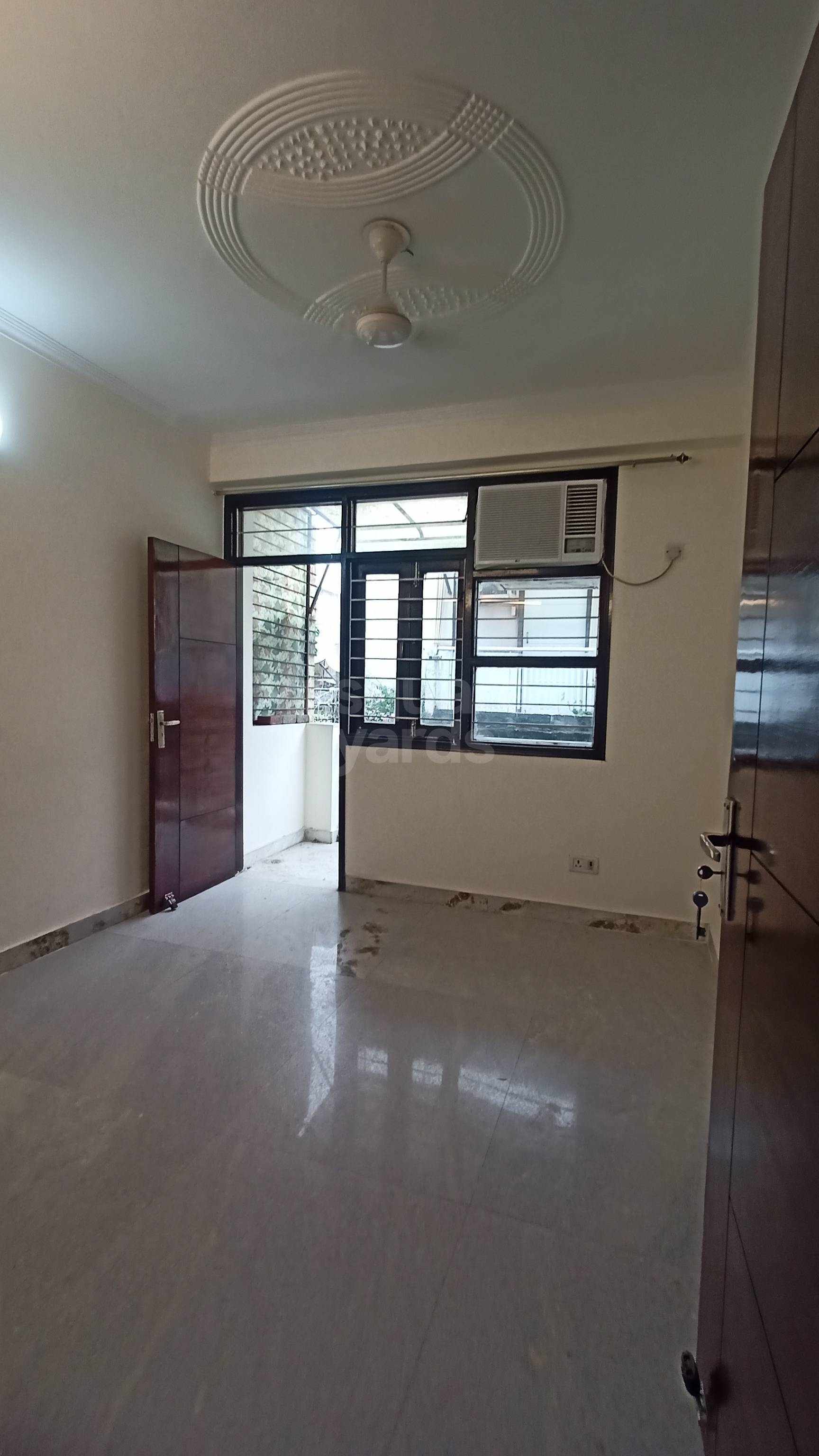 Resale 3 Bedroom 110 Sq.Yd. Builder Floor in RWA Khirki Extension Block