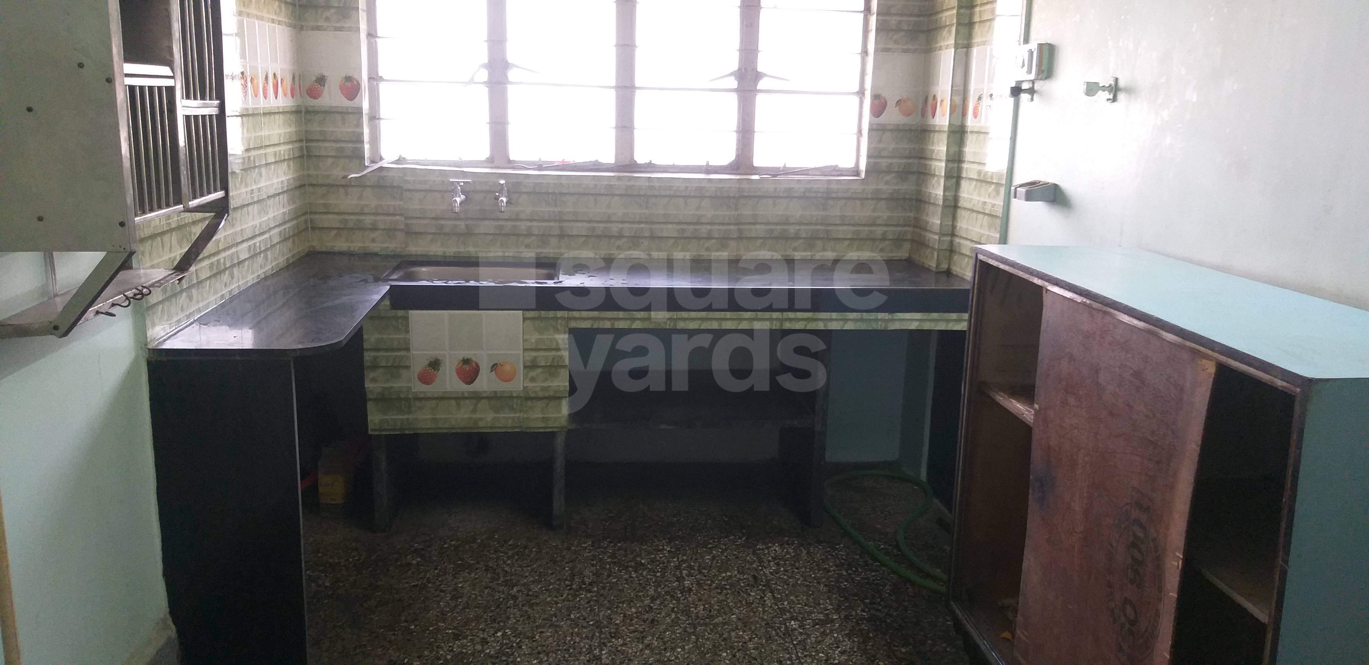 Rental 2 Bedroom 950 Sq.Ft. Apartment in Fatima Nagar Pune 4599041