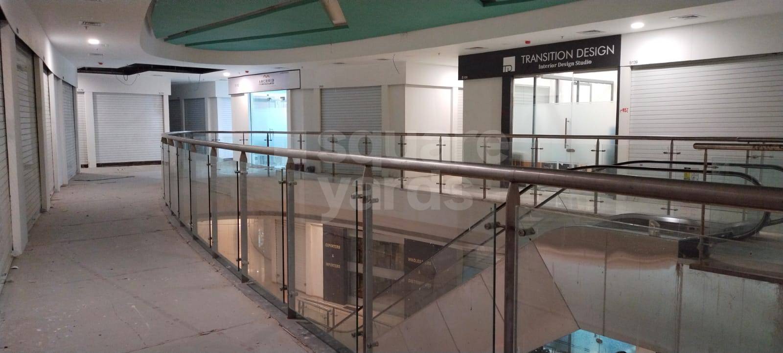 Rental Commercial Office Space 100 Sq.Ft. in Express Zone, Malad East