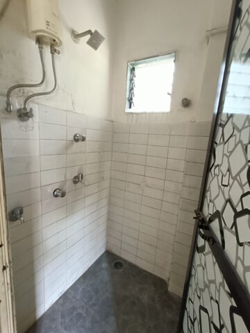 Bathroom in 1 BHK Apartment at Seawoods – for Rent