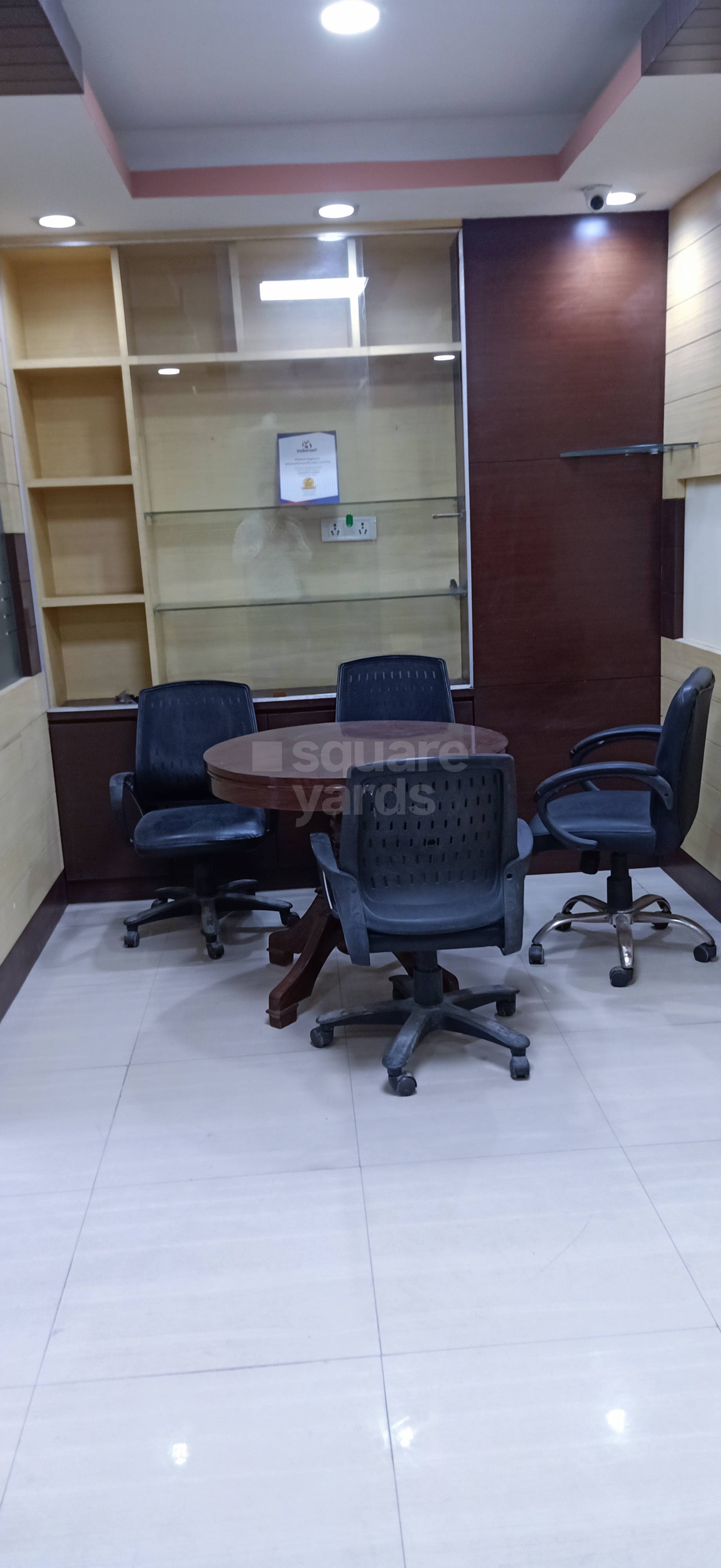 Rental Commercial Office Space 1000 Sq.Ft. in Pearls Omaxe Tower