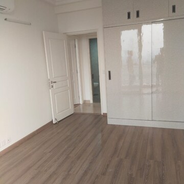 Room in 2 BHK Apartment at AIPL The Peaceful Homes, Sector 70a – for Rent