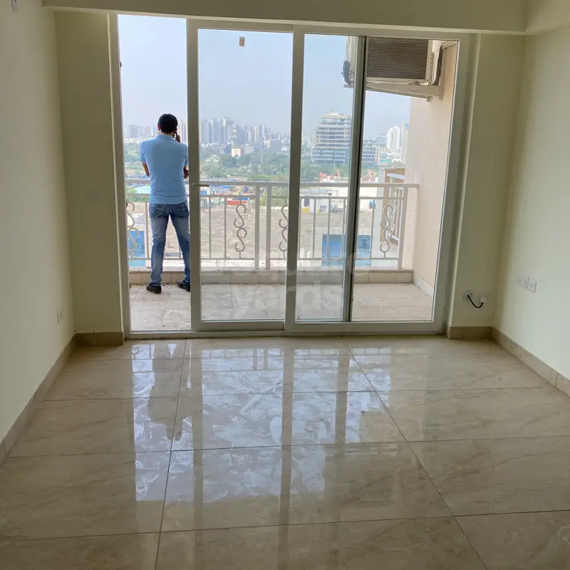 3 BHK + Servant Room Apartment For Rent in Emaar Palm Premier