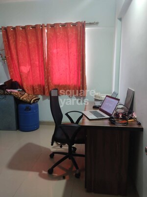 Room in 2 BHK Builder Floor at Hadapsar – for Sale