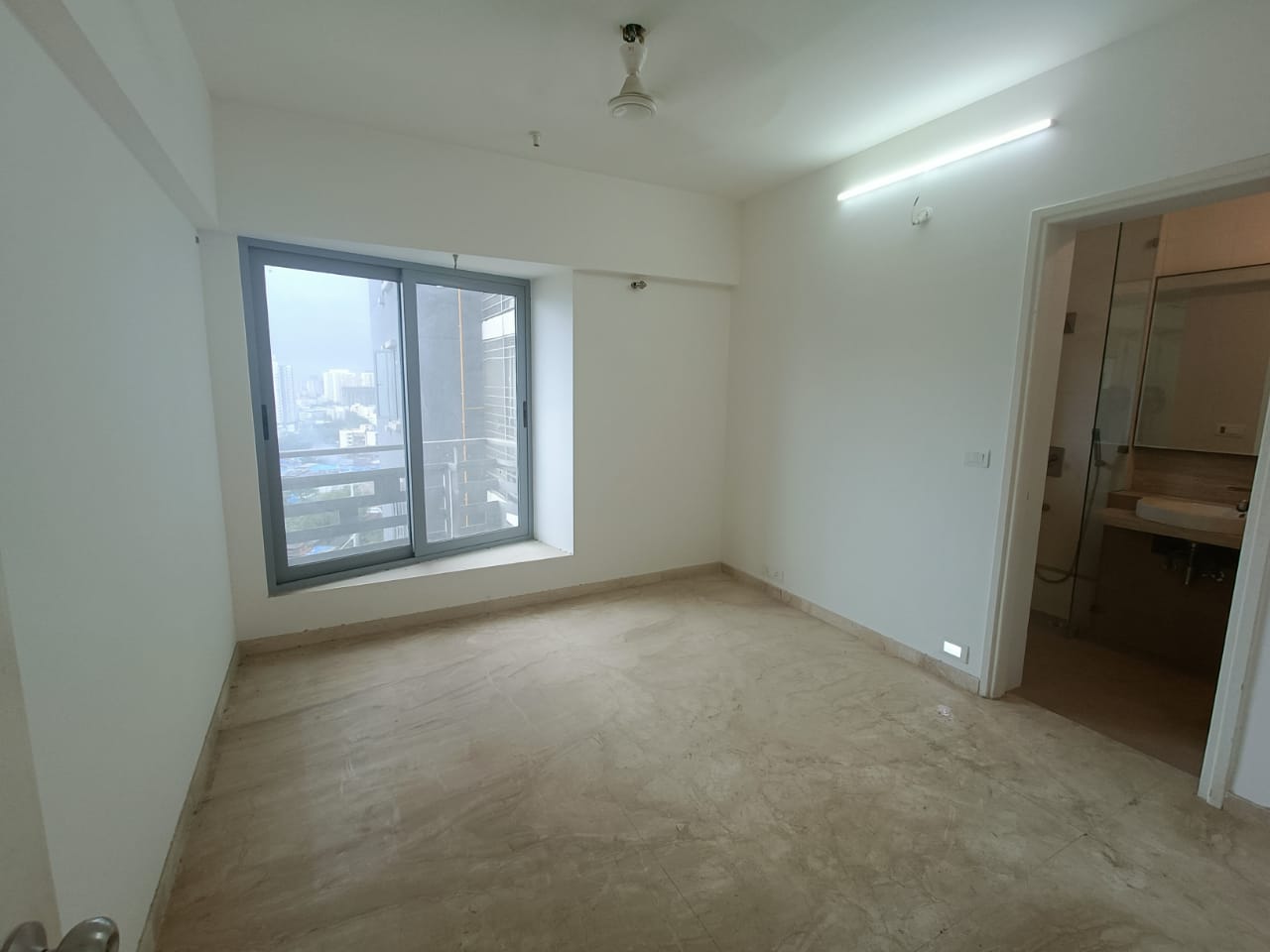 Rental 3 Bedroom 1230 Sq.Ft. Apartment in Imperial Heights Goregaon