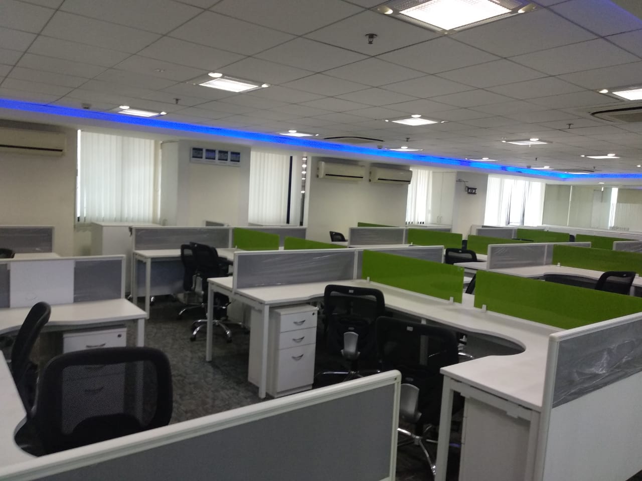 Rental Commercial Office Space 450 Sq.Ft. in V Times Square, Cbd