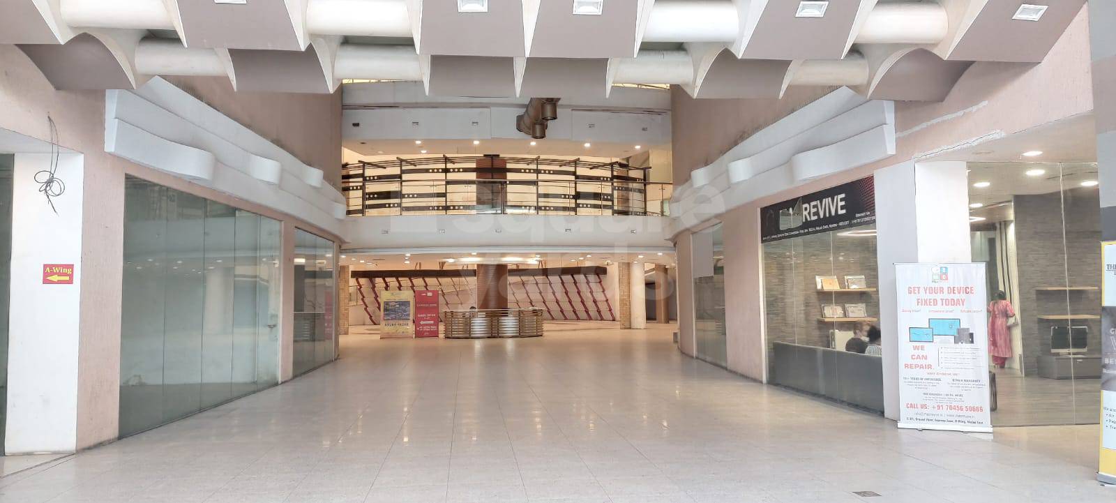 Resale Commercial Office Space 100 Sq.Ft. in Express Zone, Malad East