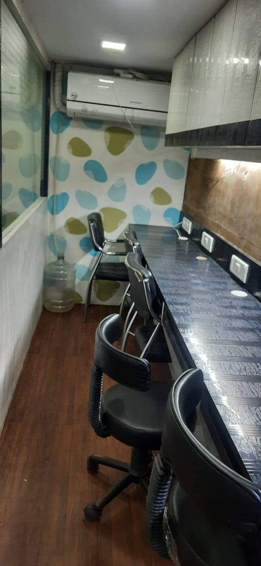 Rental Commercial Office Space 85 Sq.Ft. in Evershine Mall, Malad West