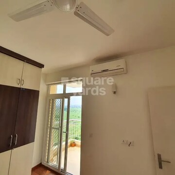 Room in 2 BHK Apartment at GPL Mint Tower, Sector 70 – for Rent