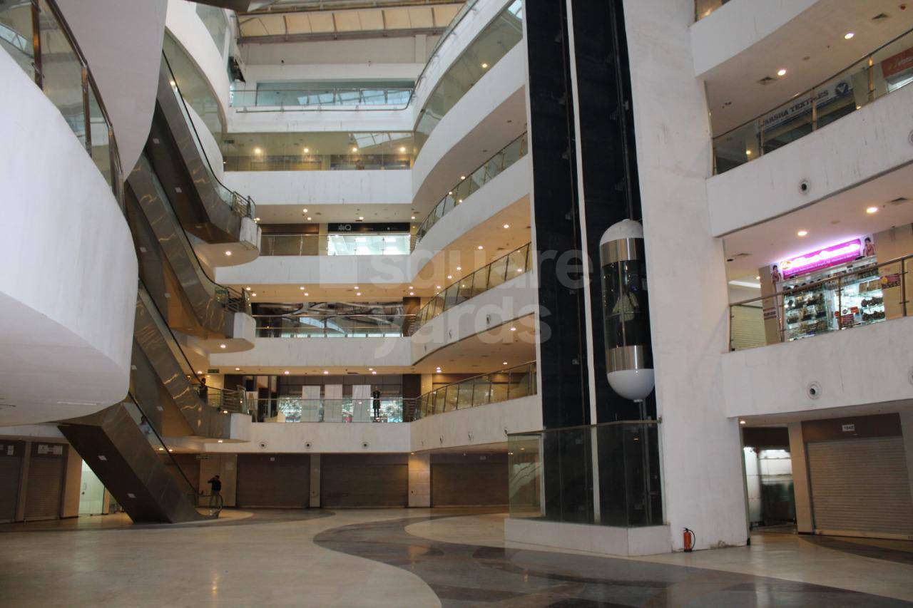 Resale Commercial Office Space 110 Sq.Ft. in Rustomjee Eaze Zone Mall